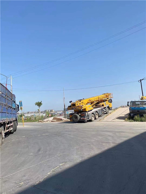 措勤县25吨吊车的租赁价格大概是多少？